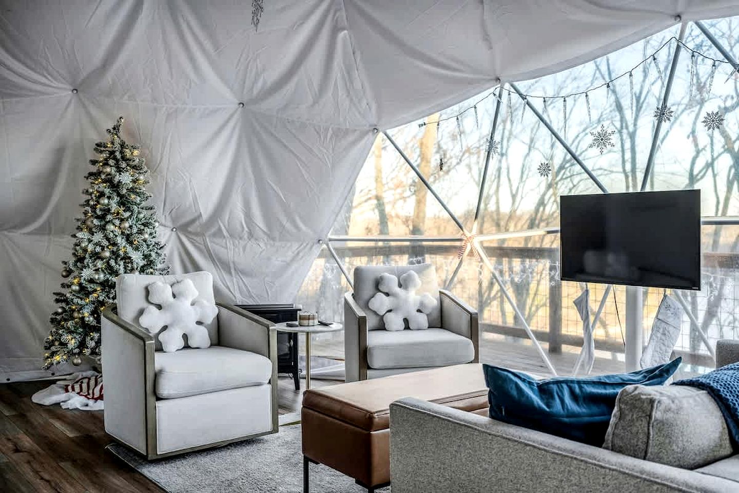 Fully-Equipped Lake Dome with Beautiful Interior and Exterior in Tennessee