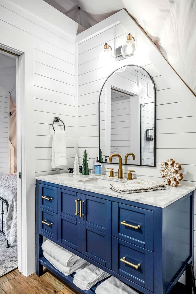 Fully-Equipped Lake Dome with Beautiful Interior and Exterior in Tennessee