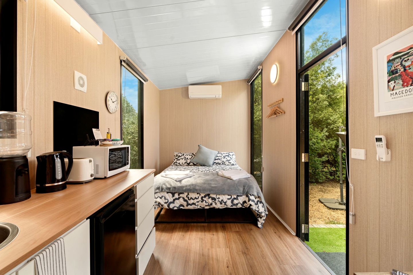 Fully Equipped Tiny House Perfect for an Intimate Getaway in Victoria