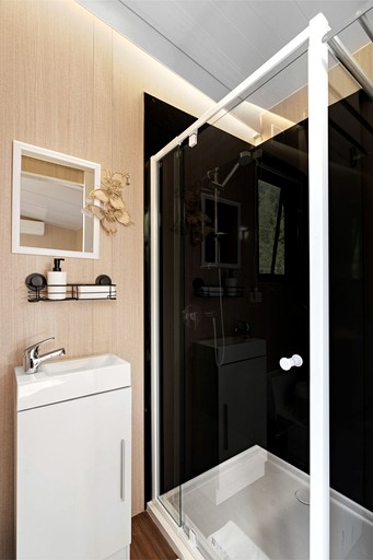 Tiny Houses (Australia, Lancefield, Victoria)