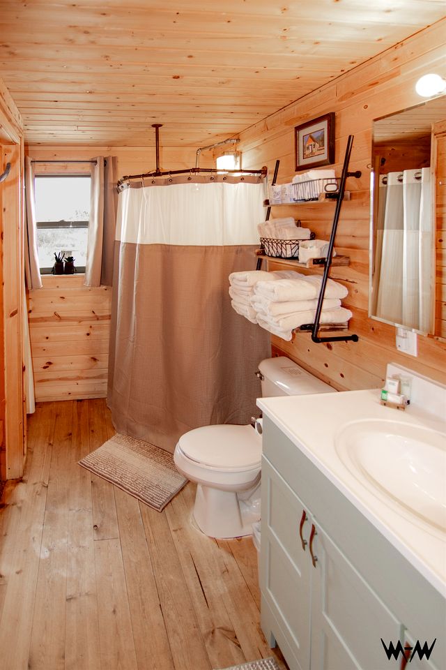 Fully-Furnished Cabin Rental with Beautiful Mountain Views Near Moab, Utah