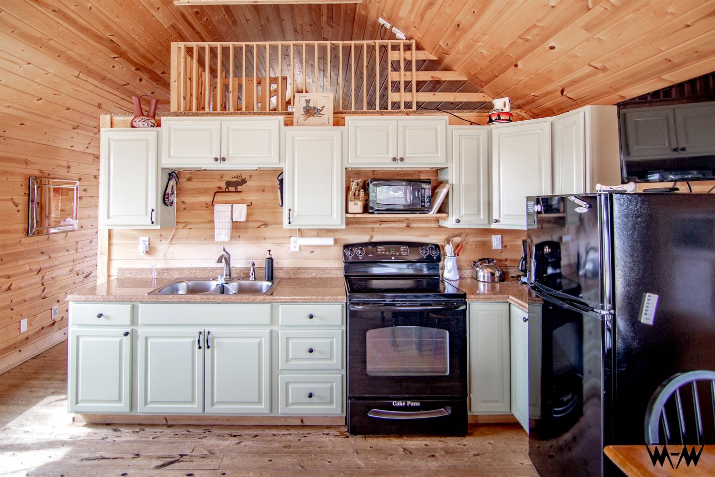 Fully-Furnished Cabin Rental with Beautiful Mountain Views Near Moab, Utah