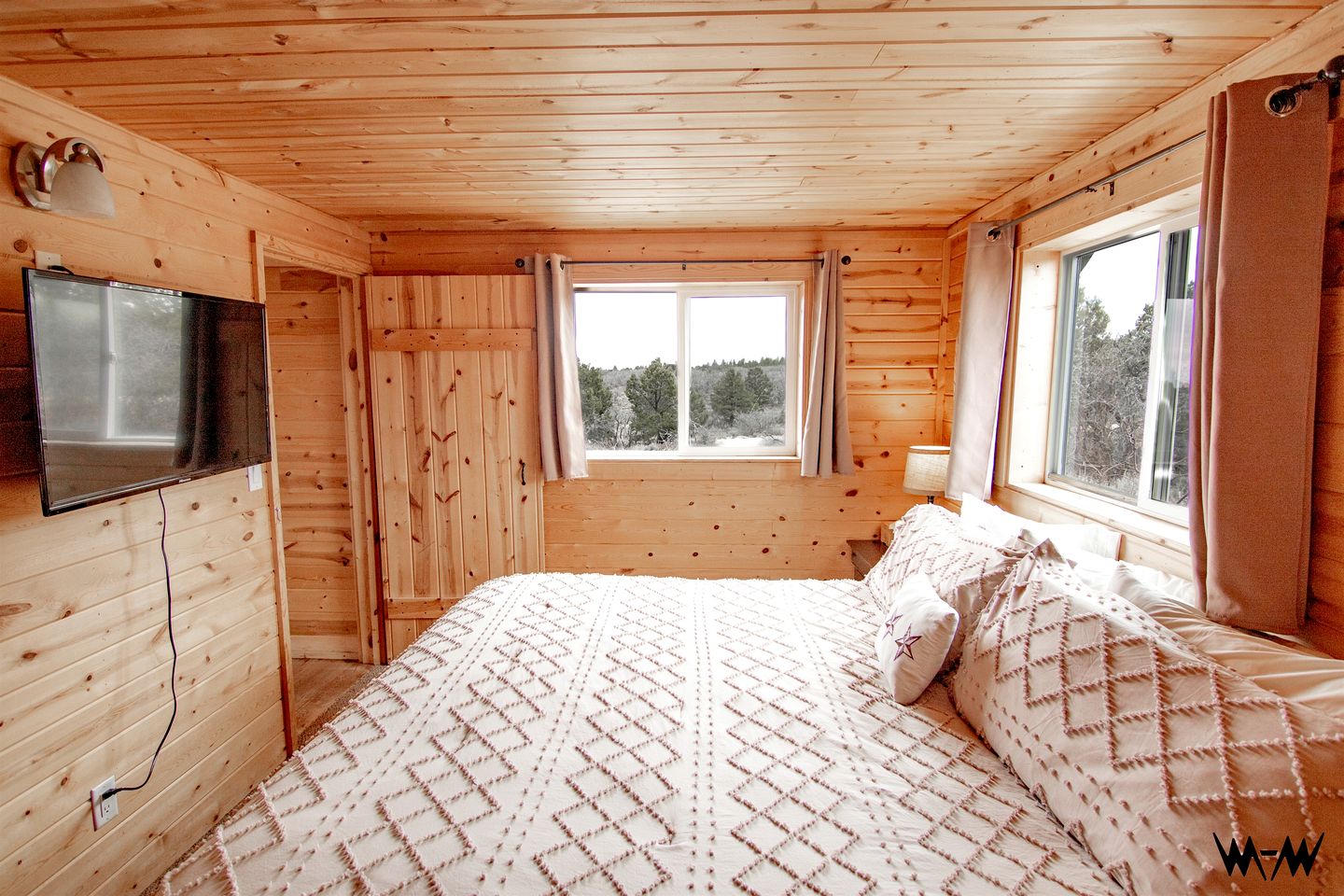 Fully-Furnished Cabin Rental with Beautiful Mountain Views Near Moab, Utah