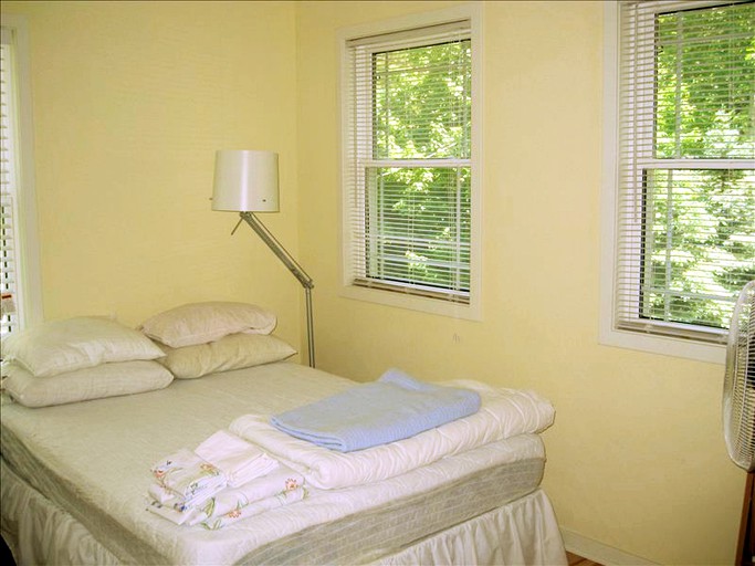 Cabins (Pentwater, Michigan, United States)