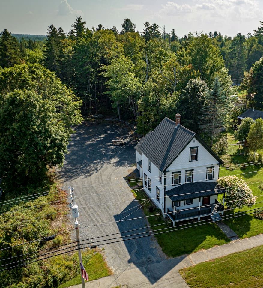 Fully Renovated Cabin Just Minutes to the Coast in Maine