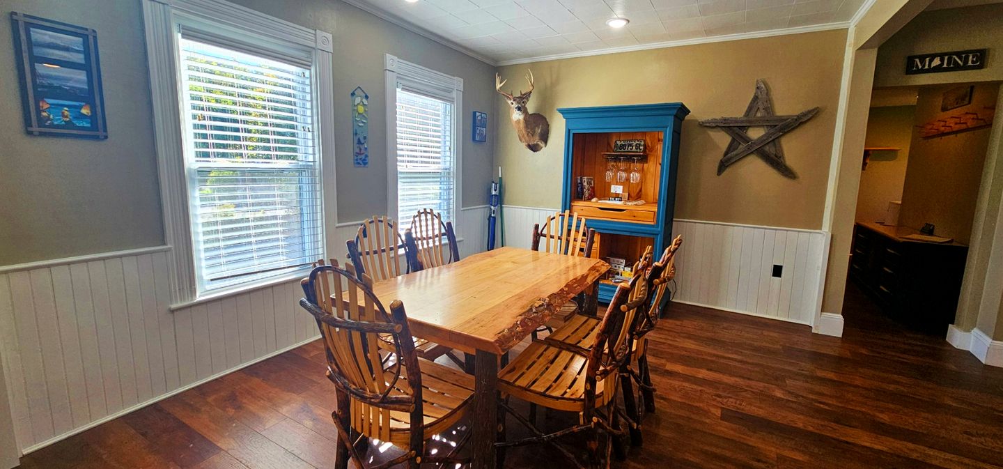 Fully Renovated Cabin Just Minutes to the Coast in Maine