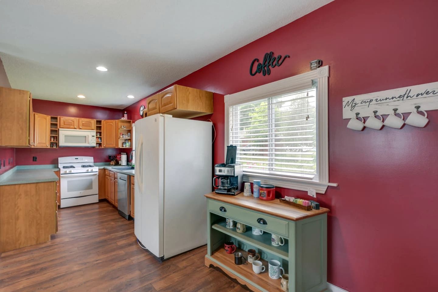 Fully Renovated Cabin Just Minutes to the Coast in Maine