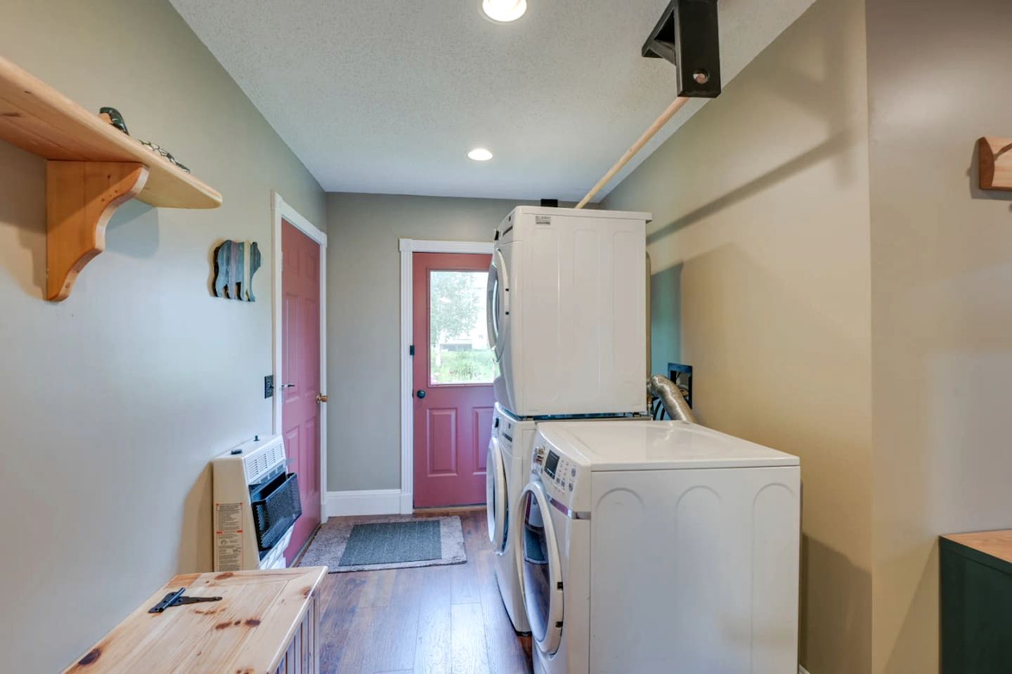 Fully Renovated Cabin Just Minutes to the Coast in Maine