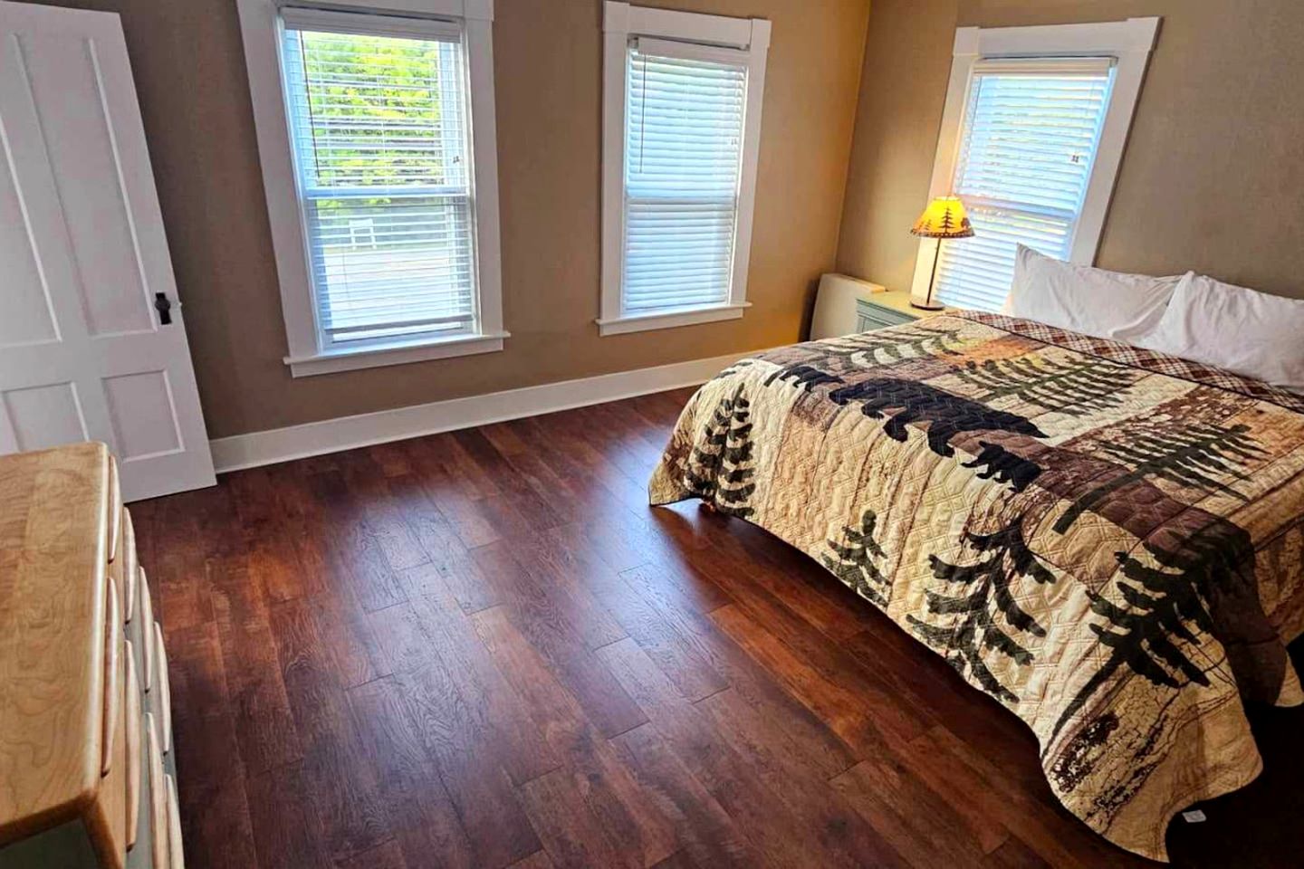 Fully Renovated Cabin Just Minutes to the Coast in Maine