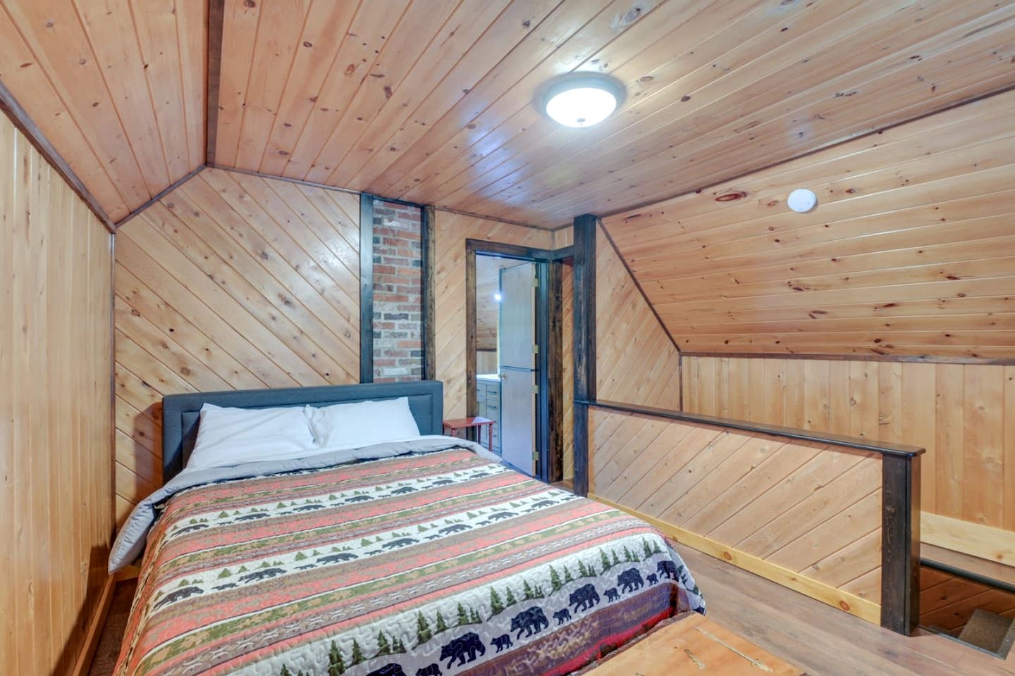 Fully Renovated Cabin Just Minutes to the Coast in Maine