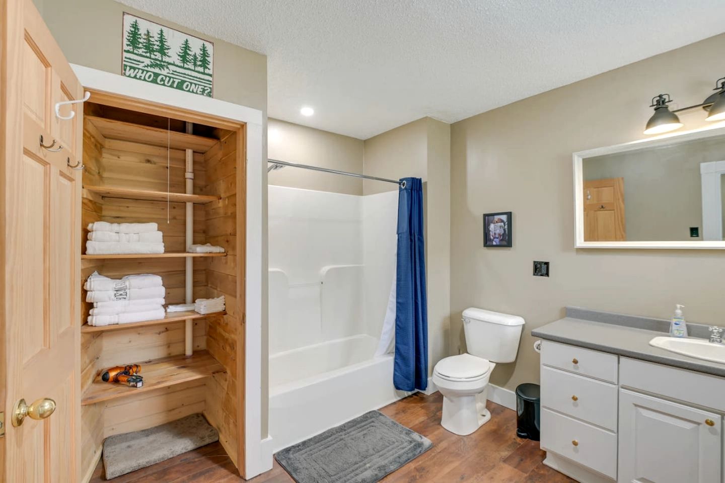 Fully Renovated Cabin Just Minutes to the Coast in Maine