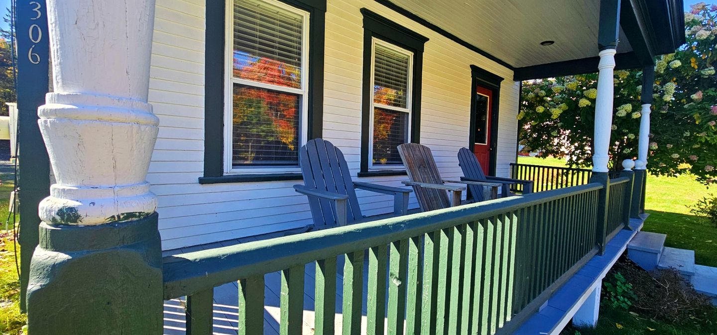 Fully Renovated Cabin Just Minutes to the Coast in Maine