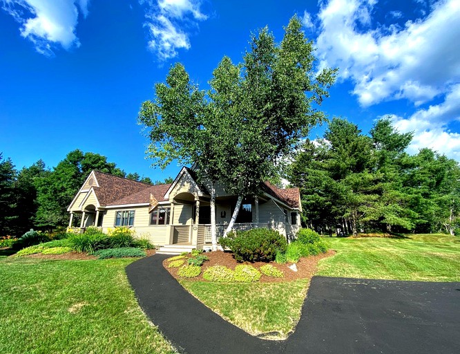 Cabins (United States of America, --, New Hampshire)