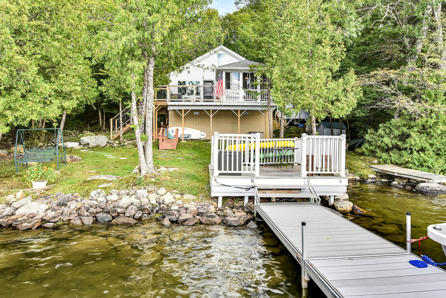 Charming, Pet Friendly Lakefront Cabin in Belgrade, Maine, Perfect for a Weekend Getaway with Friends
