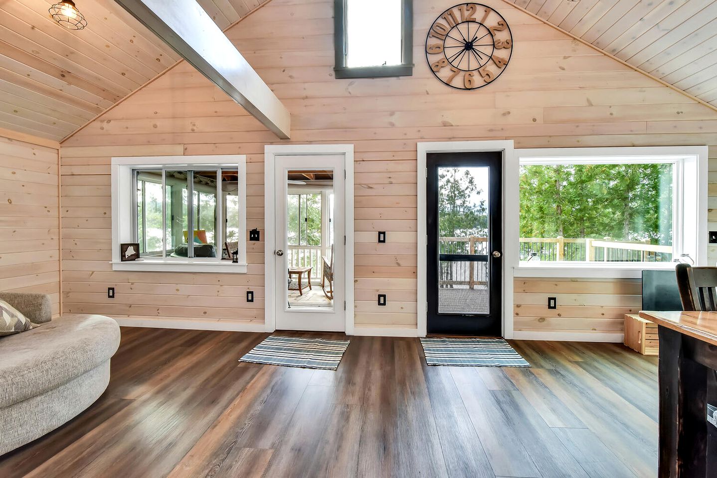 Charming, Pet Friendly Lakefront Cabin in Belgrade, Maine, Perfect for a Weekend Getaway with Friends