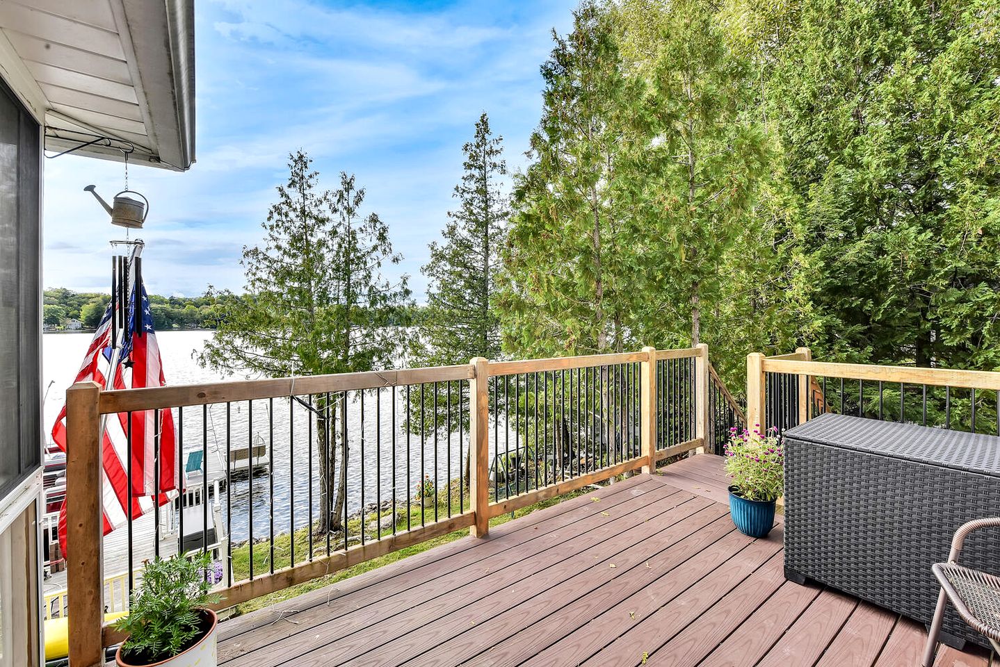 Charming, Pet Friendly Lakefront Cabin in Belgrade, Maine, Perfect for a Weekend Getaway with Friends