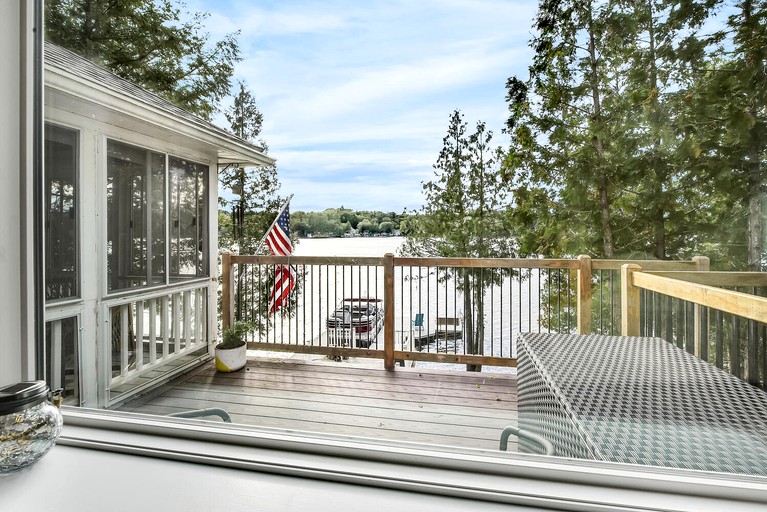 Cabins (United States of America, Belgrade, Maine)