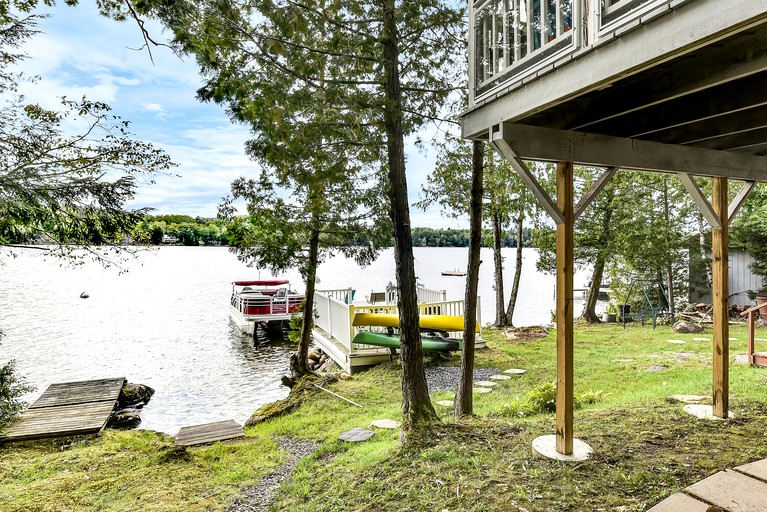 Cabins (United States of America, Belgrade, Maine)