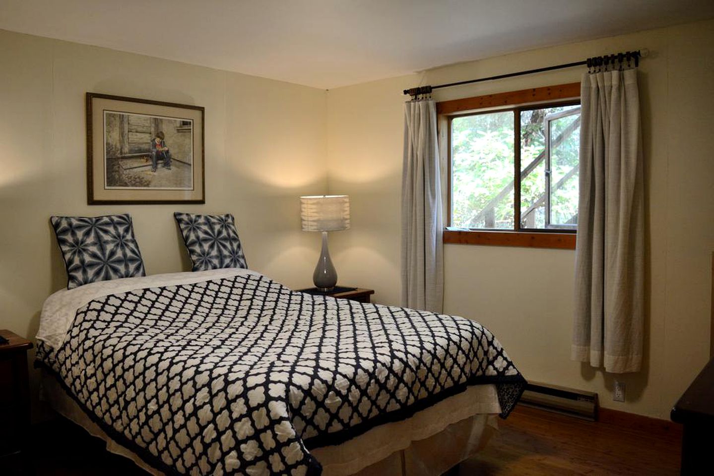 Romantic Room in Vacation Rental on Gabriola Island in British Columbia