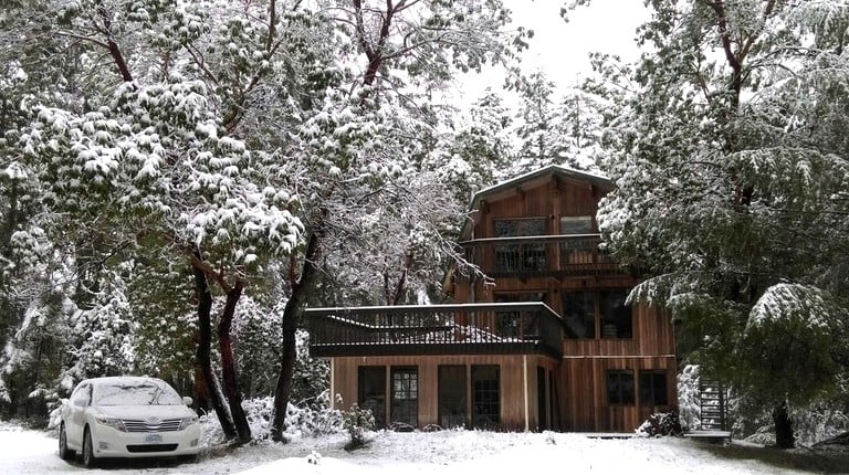 Nature Lodges (Gabriola Island, British Columbia, Canada)