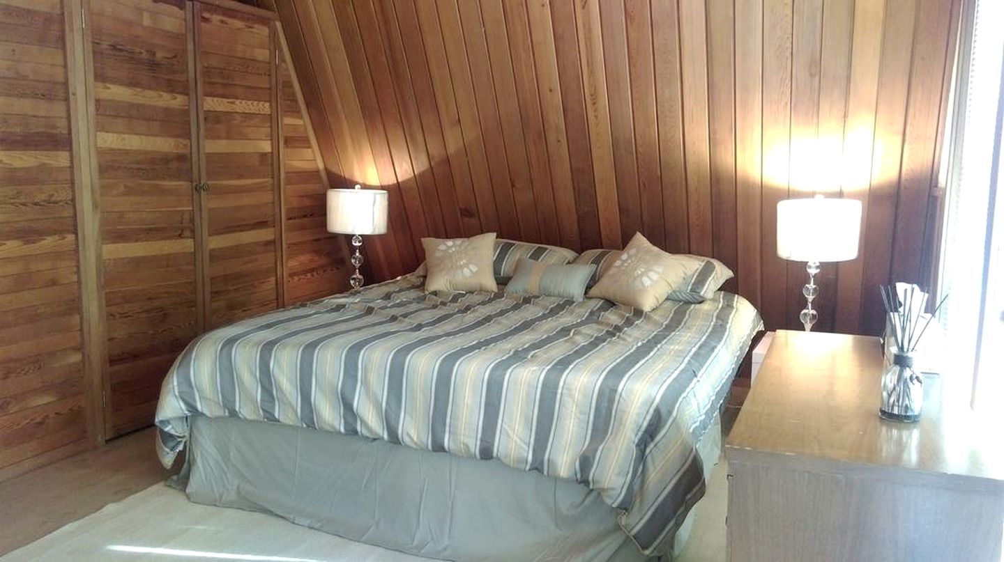 Charming Room in Vacation Rental near Nanaimo, British Columbia