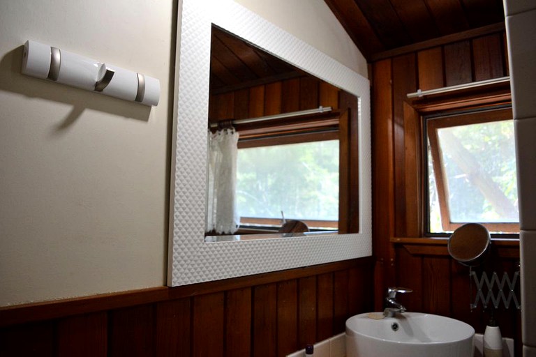 Nature Lodges (Gabriola Island, British Columbia, Canada)