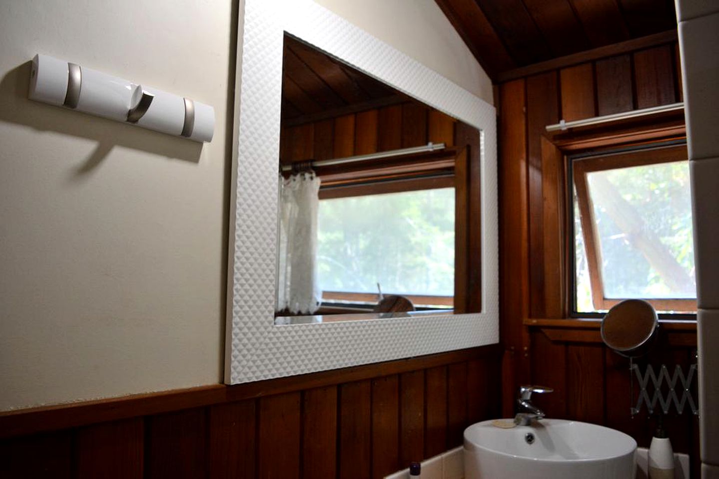 Charming Room in Vacation Rental near Nanaimo, British Columbia