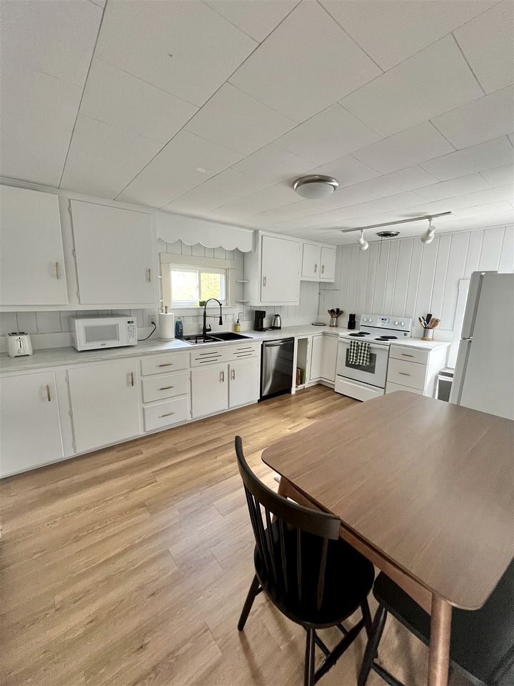 Impressive Cottage Surrounded by Trees in Bridgton, Maine