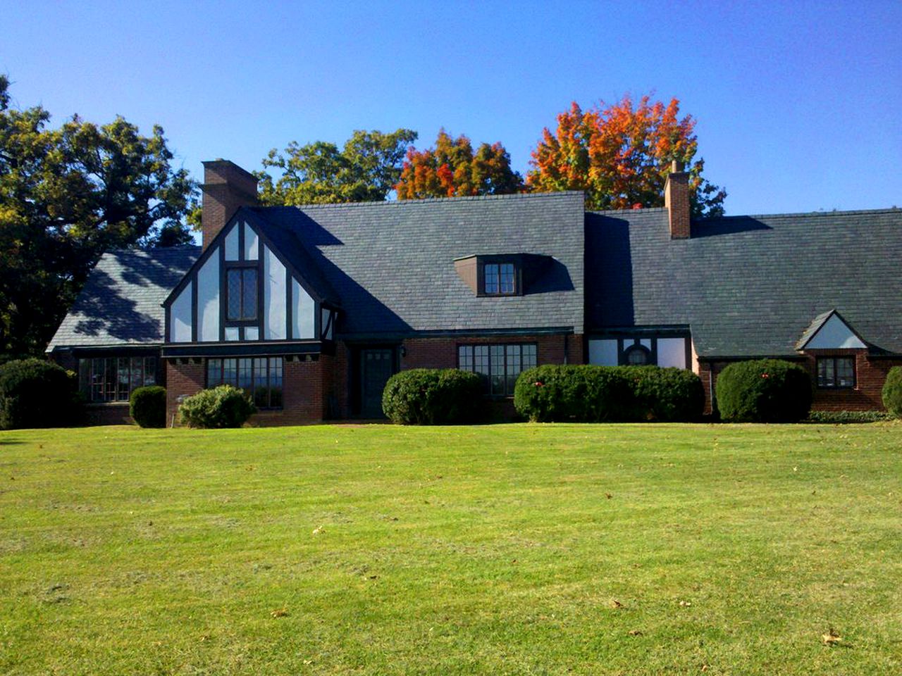 Farm Cabin Overlooking the Blue Ridge Mountains in Virginia