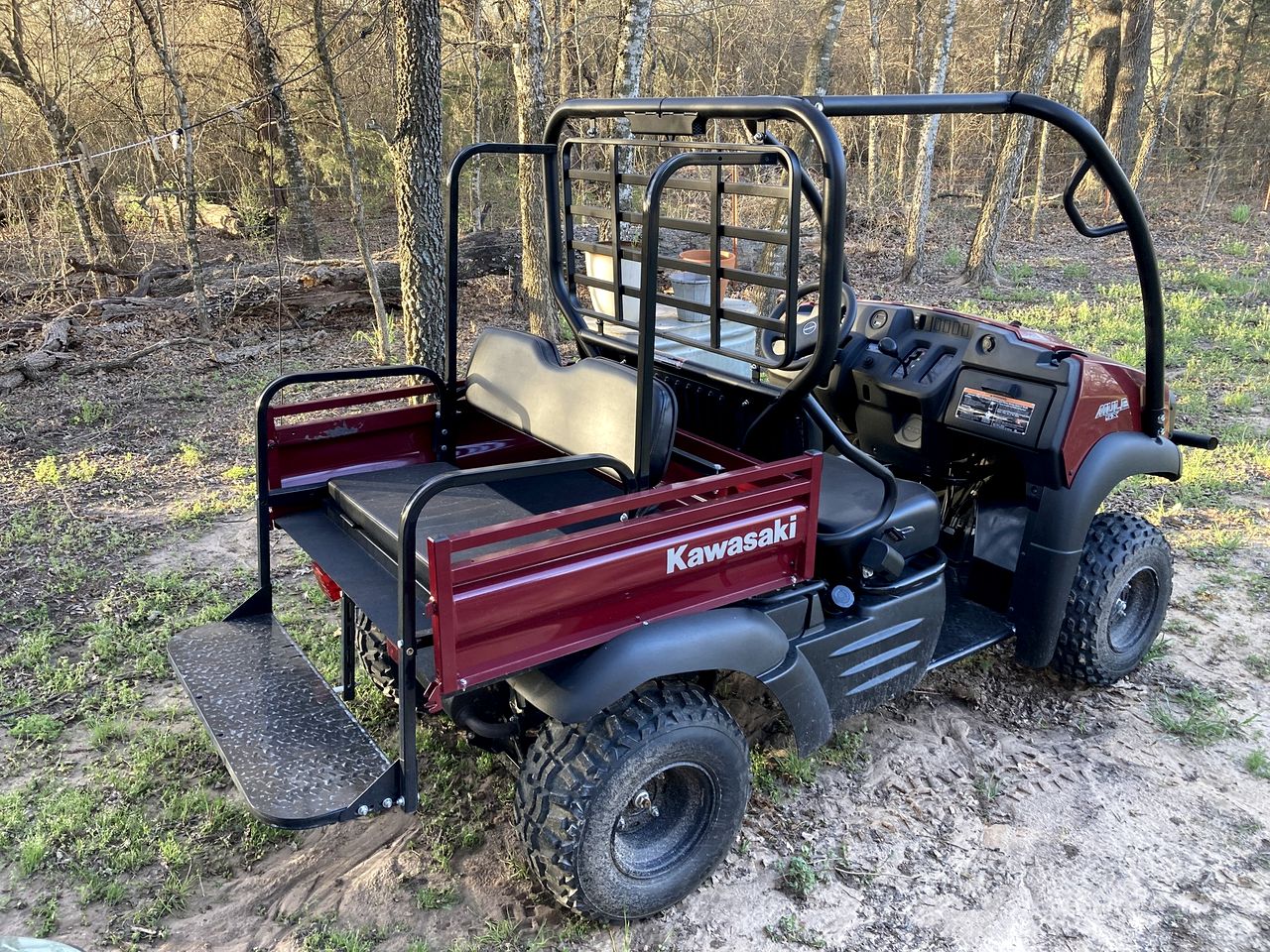 Spectacular Treehouse with Speeder Bike & Creek Views near Forestburg, Texas
