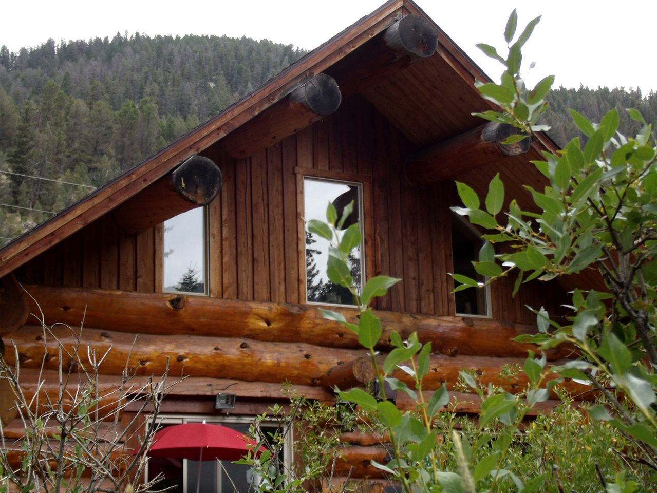 Secluded Log Cabin with Private Access to Gallatin River, Big Sky