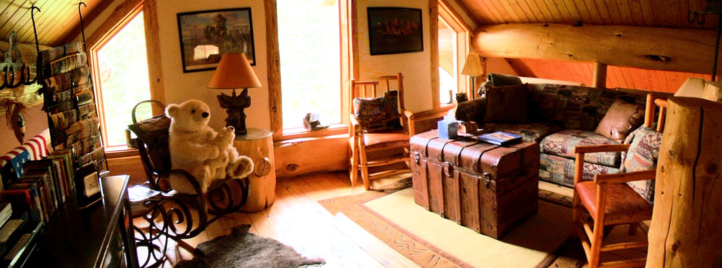 Secluded Log Cabin with Private Access to Gallatin River, Big Sky