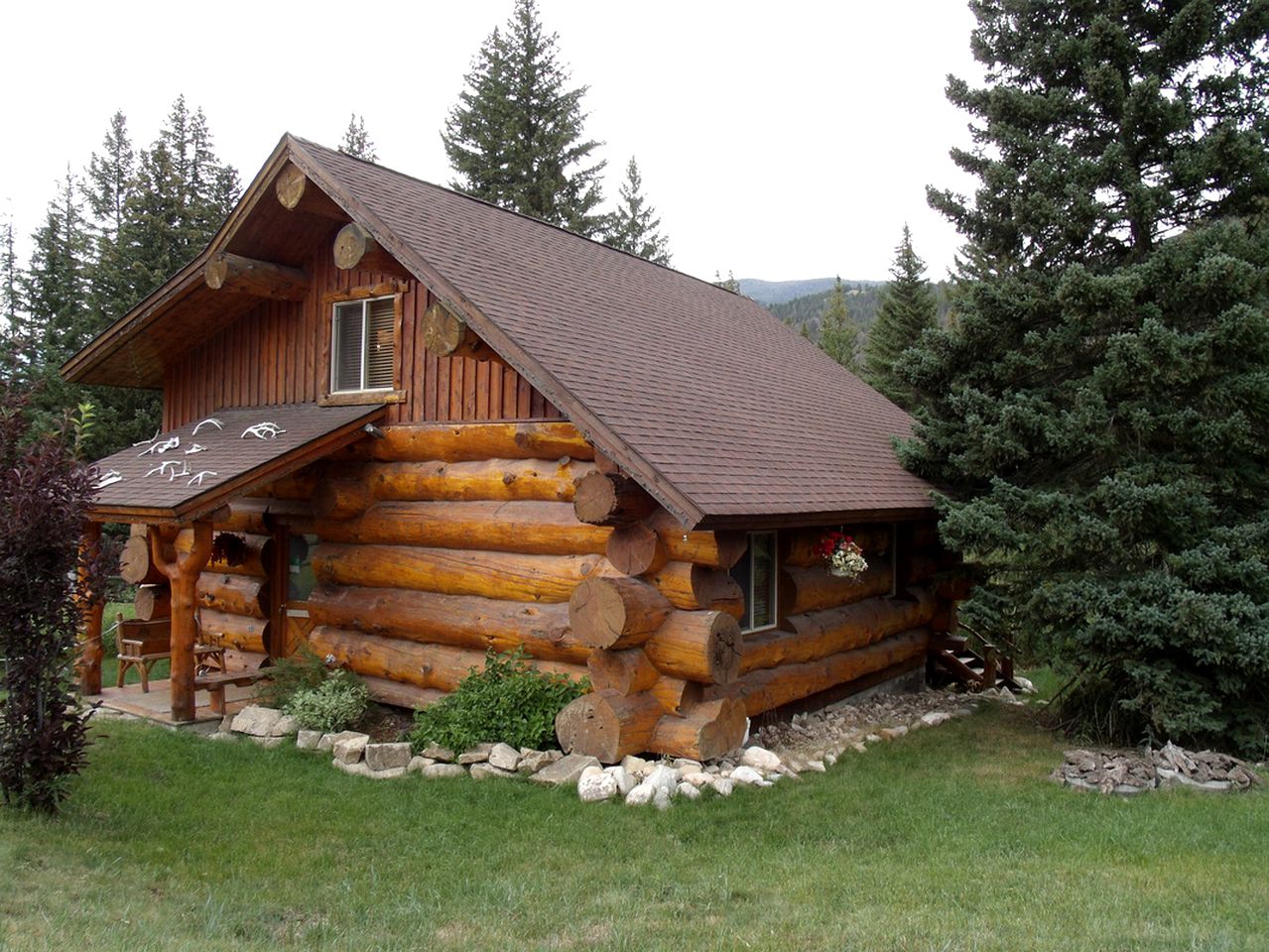 Secluded Log Cabin with Private Access to Gallatin River, Big Sky