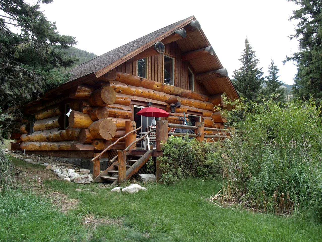 Secluded Log Cabin with Private Access to Gallatin River, Big Sky