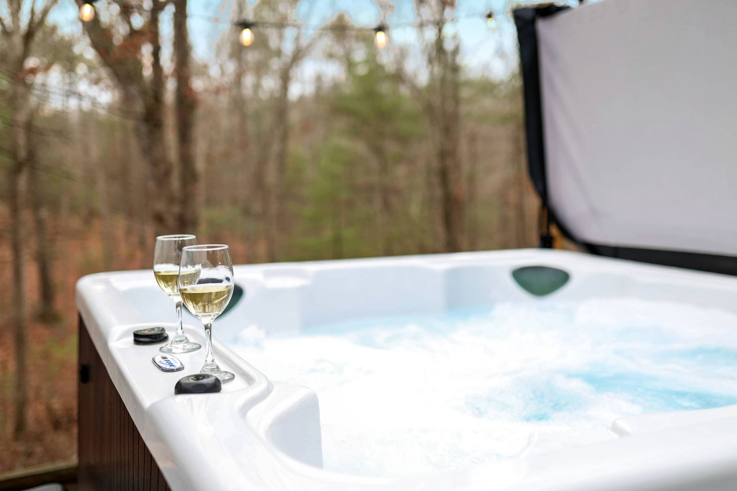 Beautiful Dog-Friendly Cabin with Game Room and Fire Pit, Nestled in the Beautiful Shenandoah Valley in Basye, Virginia