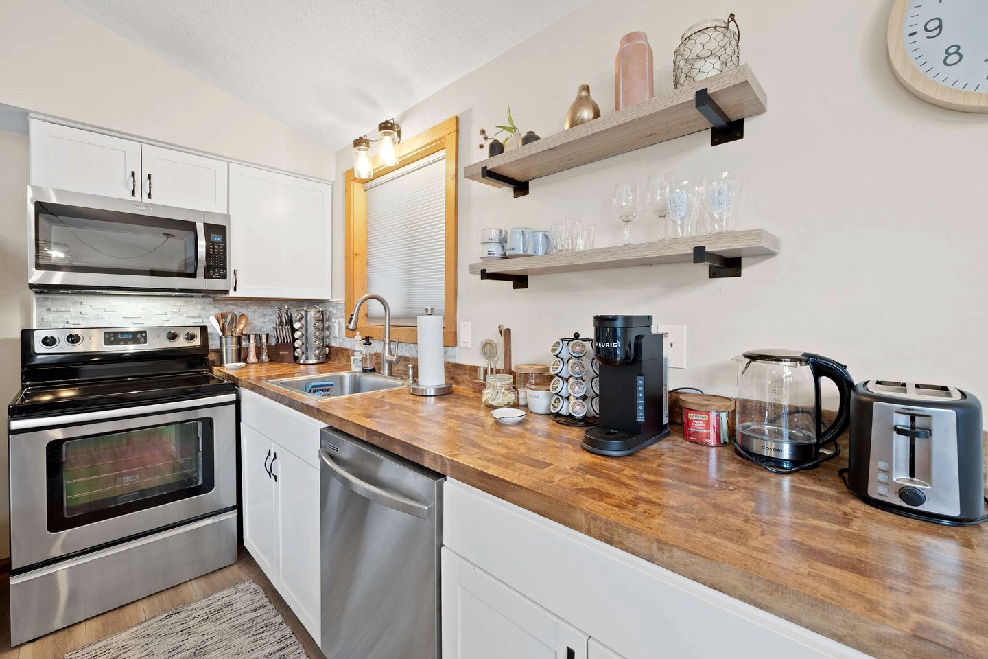 Beautiful Dog-Friendly Cabin with Game Room and Fire Pit, Nestled in the Beautiful Shenandoah Valley in Basye, Virginia