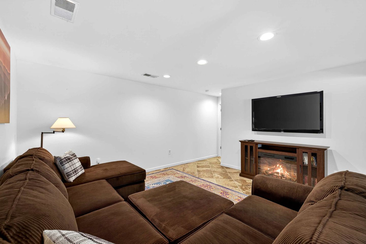 Bright Mountain Cabin with Game Room & Golf Course Views Near Hedgesville, West Virginia