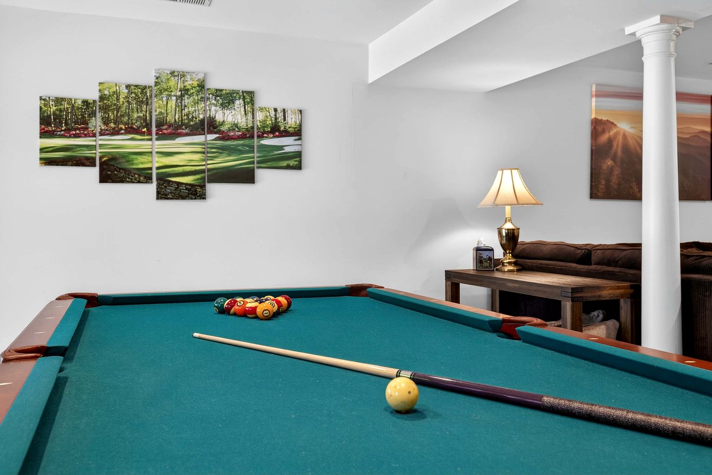 Bright Mountain Cabin with Game Room & Golf Course Views Near Hedgesville, West Virginia