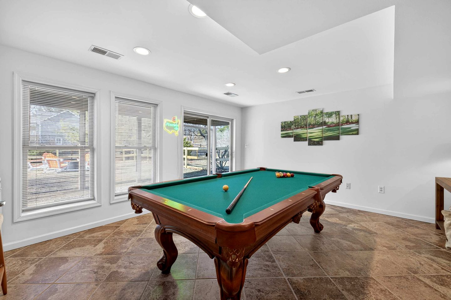 Bright Mountain Cabin with Game Room & Golf Course Views Near Hedgesville, West Virginia