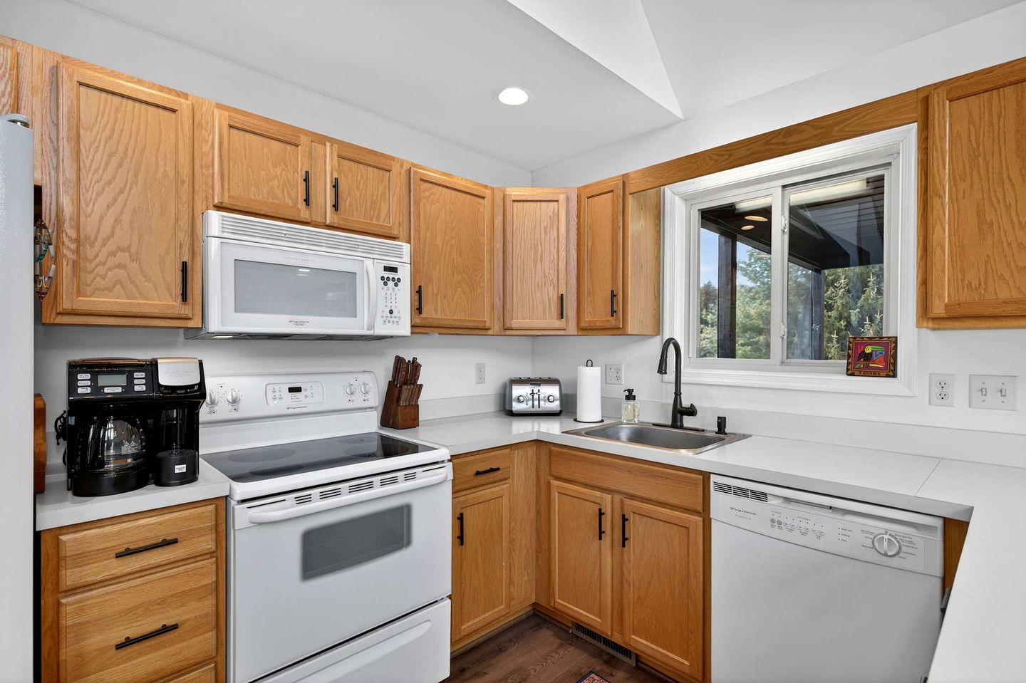 Bright Mountain Cabin with Game Room & Golf Course Views Near Hedgesville, West Virginia