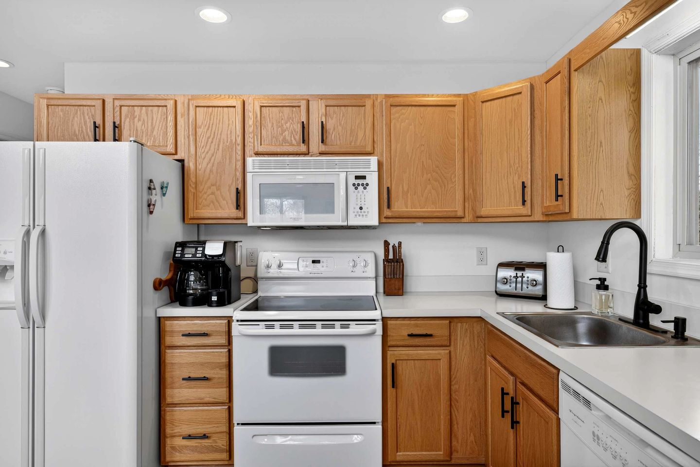 Bright Mountain Cabin with Game Room & Golf Course Views Near Hedgesville, West Virginia