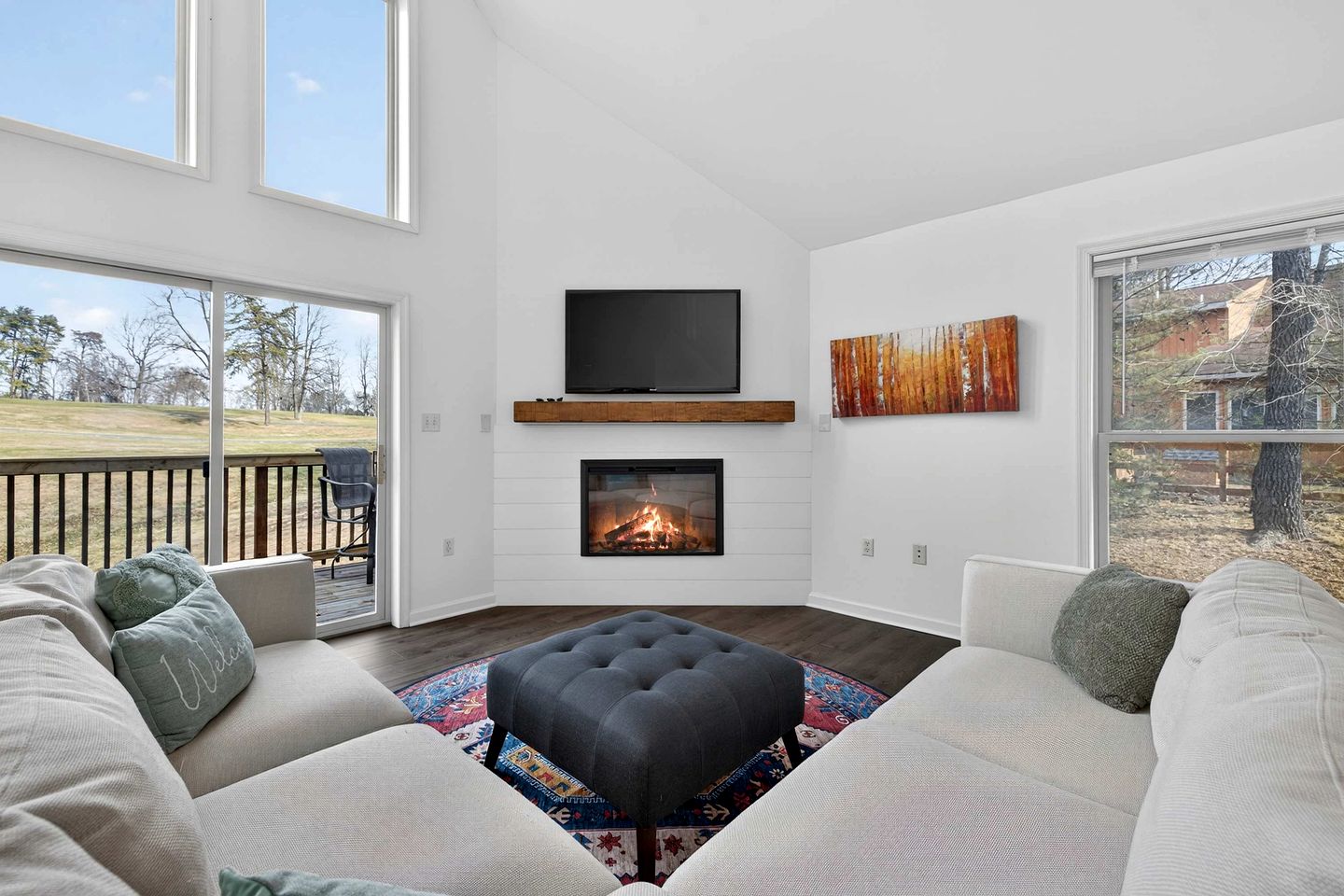 Bright Mountain Cabin with Game Room & Golf Course Views Near Hedgesville, West Virginia