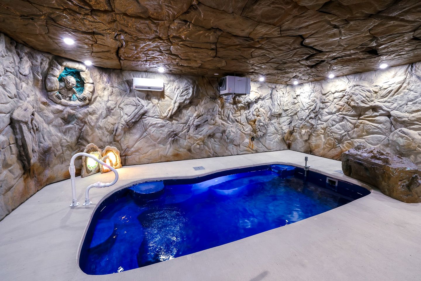 Fantasy Themed Funky Cabin with Hot Tub and Game Room, Perfect for a Whimsical Family Getaway to the Great Smoky Mountains