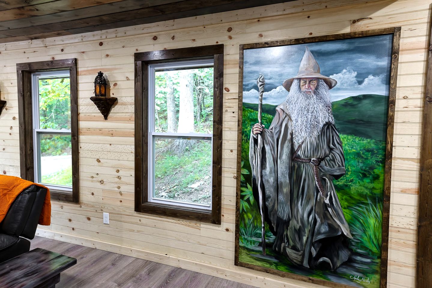 Fantasy Themed Funky Cabin with Hot Tub and Game Room, Perfect for a Whimsical Family Getaway to the Great Smoky Mountains