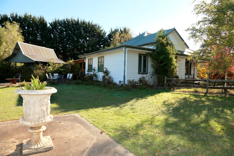 Cottages (Healesville, Victoria, Australia)