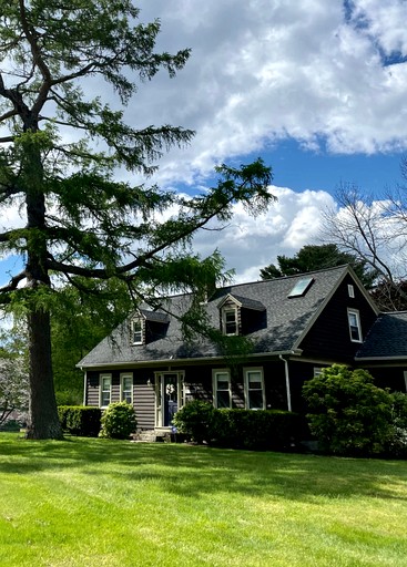 Stay in a Private Ensuite at a Historic Colonial Guest House in Voluntown, Connecticut