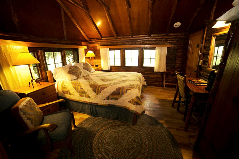 Find the best Sedona cabins for a couple's getaway