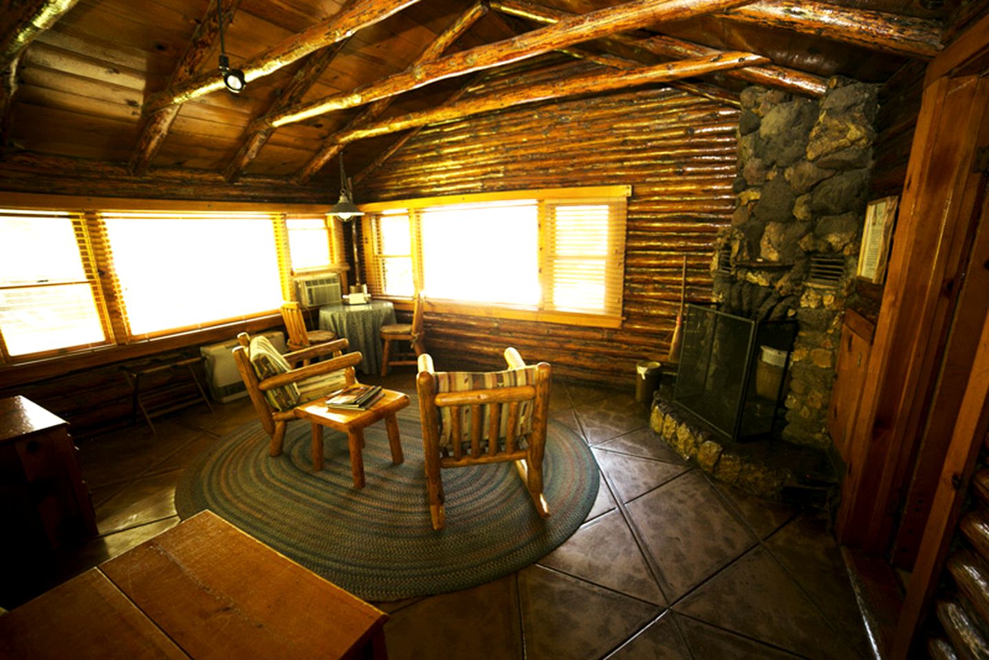 Cozy Family-Friendly Log Cabin Rental with Breakfast Included in Sedona