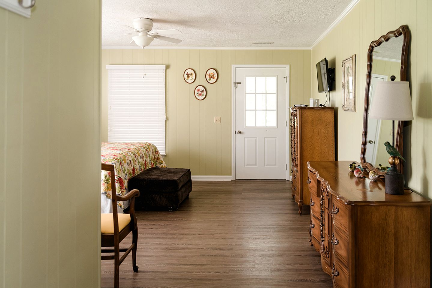 Elegant Cottage Rental for Groups near Greensburg, Kentucky