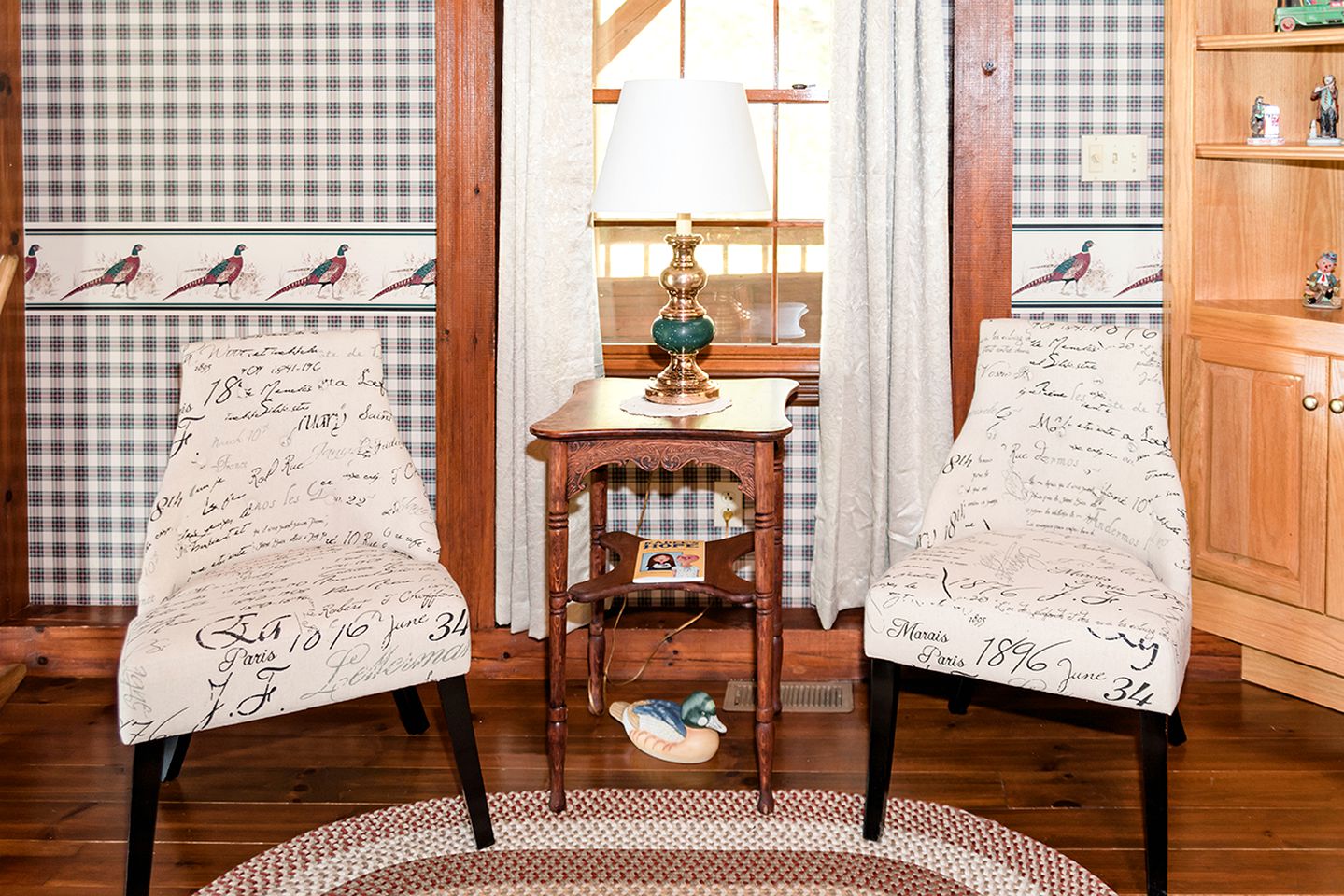 Lakefront Cabin Getaway near Columbia, Kentucky